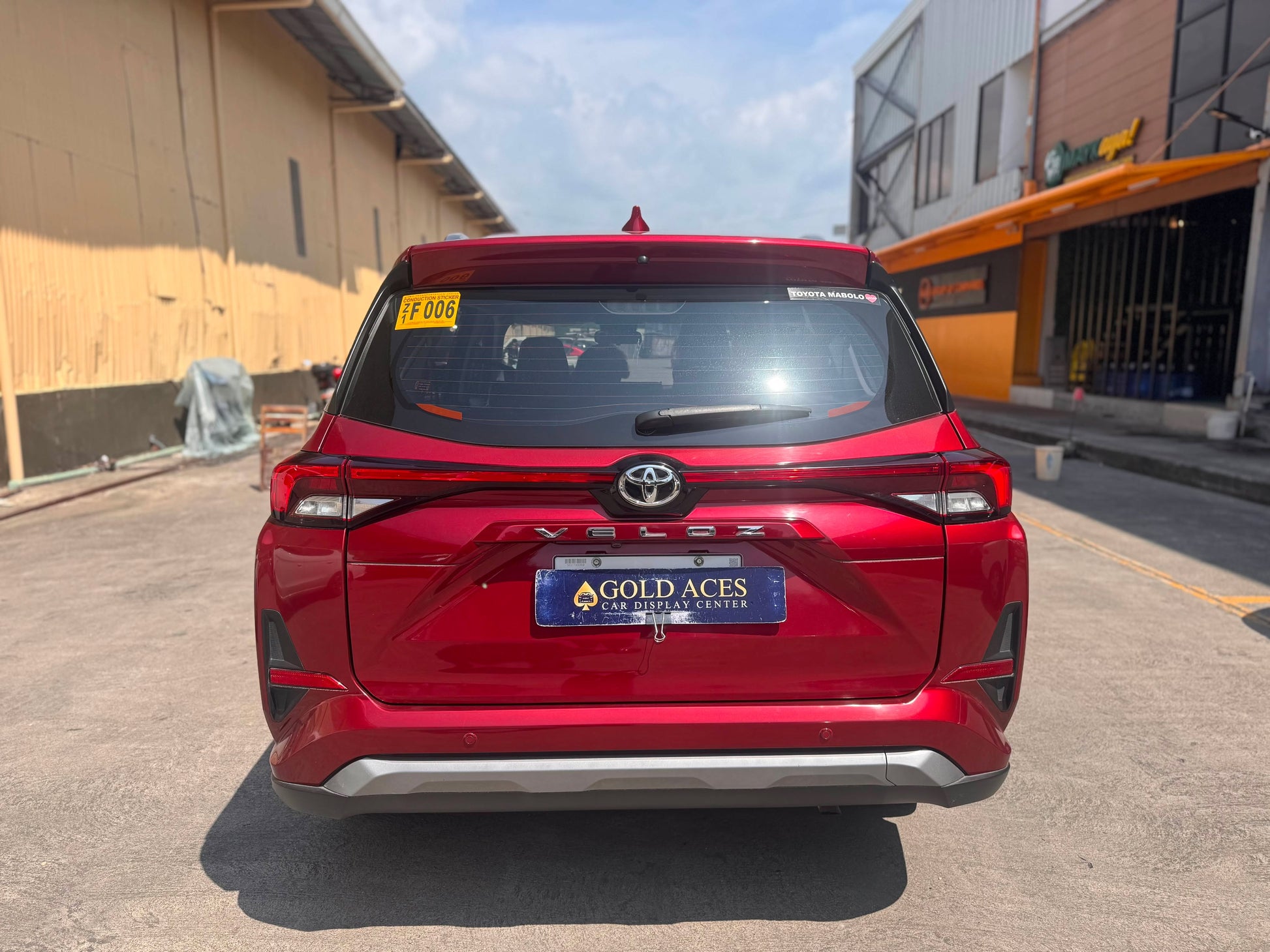 2023 TOYOTA VELOZ 1.5L V AUTOMATIC TRANSMISSION Gold Aces Car Display Center