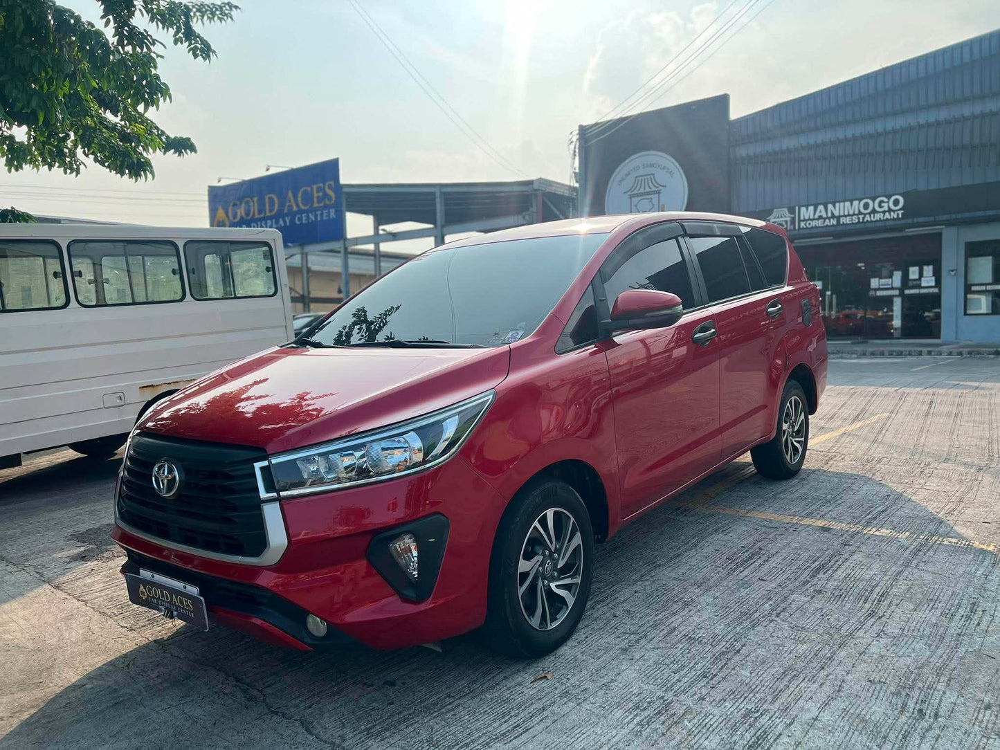 2022 TOYOTA INNOVA 2.8L E DIESEL AUTOMATIC TRANSMISSION Gold Aces Car Display Center