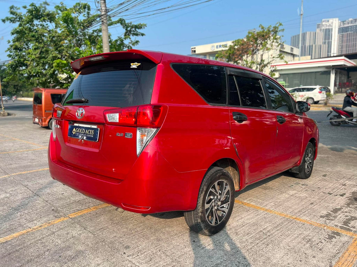 2022 TOYOTA INNOVA 2.8L E DIESEL AUTOMATIC TRANSMISSION Gold Aces Car Display Center