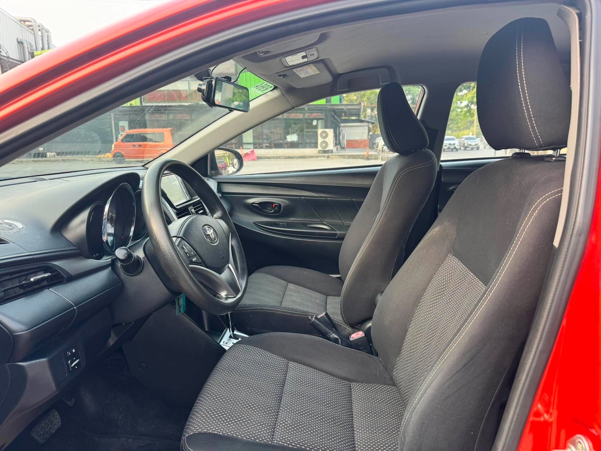2018 TOYOTA VIOS 1.3L E AUTOMATIC TRANSMISSION (30TKMS ONLY!) Gold Aces Car Display Center