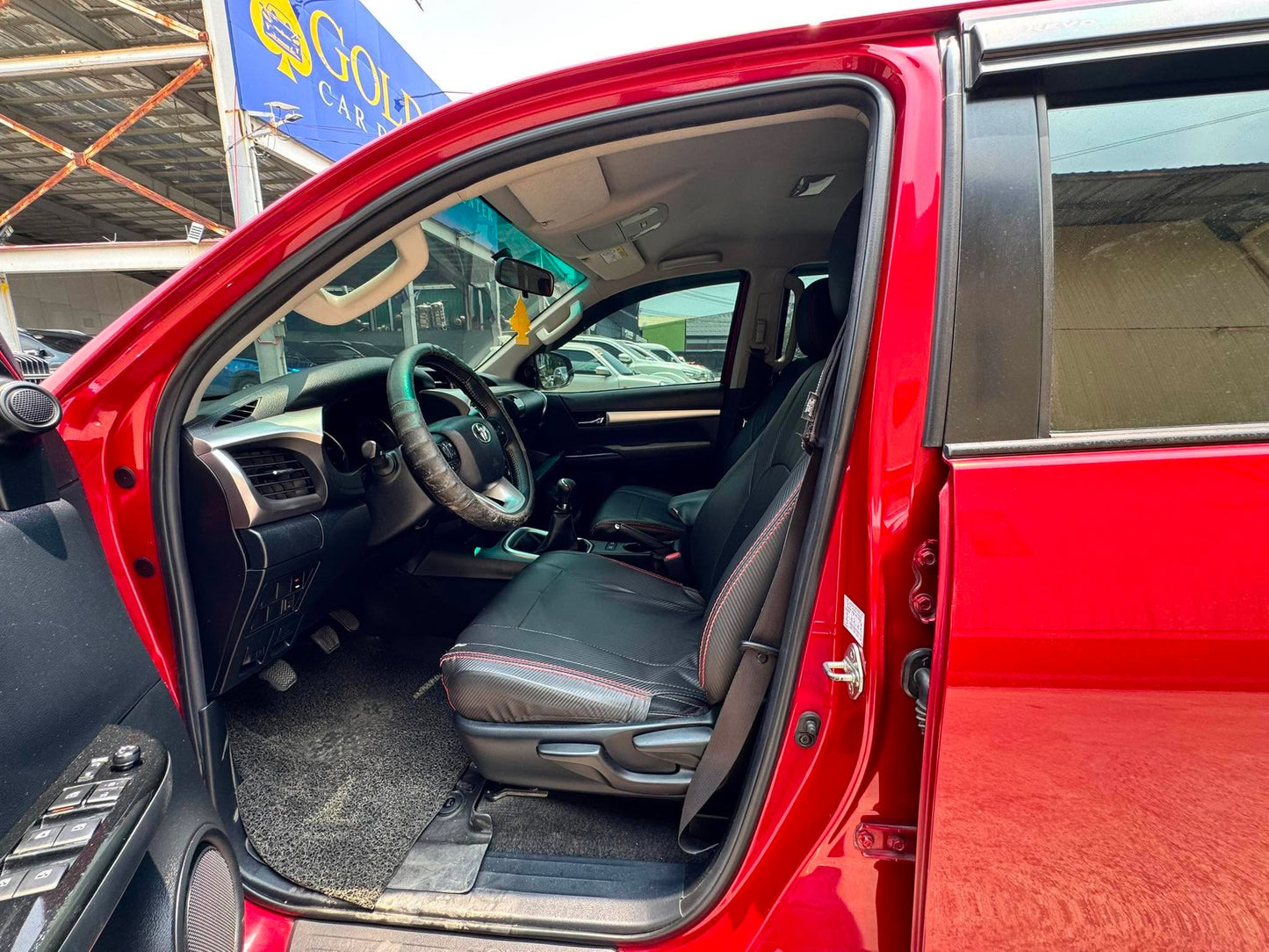 2017 TOYOTA HILUX 2.4L G 4X2 MANUAL TRANSMISSION Gold Aces Car Display Center