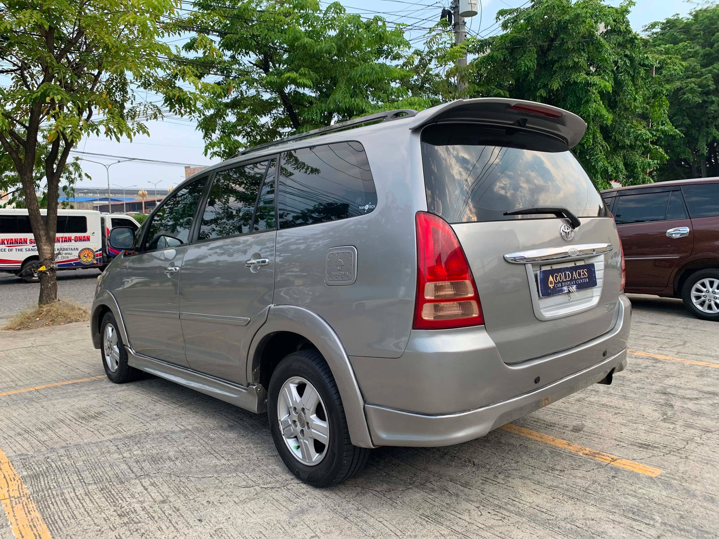 2008 TOYOTA INNOVA G 2.5L DIESEL AUTOMATIC TRANSMISSION Gold Aces Car Display Center