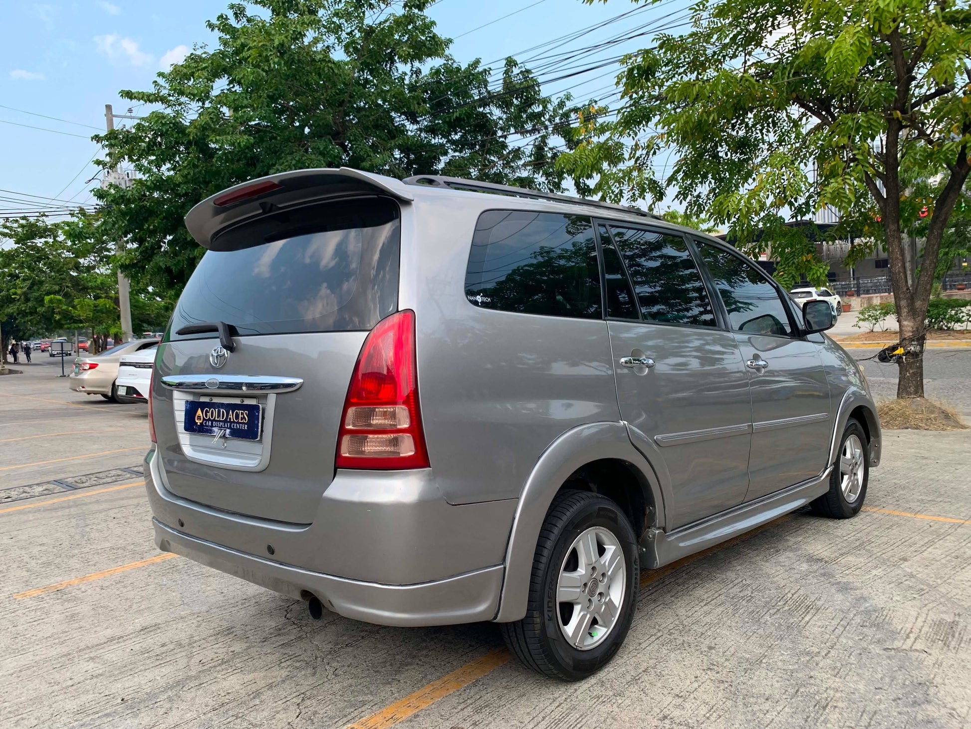 2008 TOYOTA INNOVA G 2.5L DIESEL AUTOMATIC TRANSMISSION Gold Aces Car Display Center