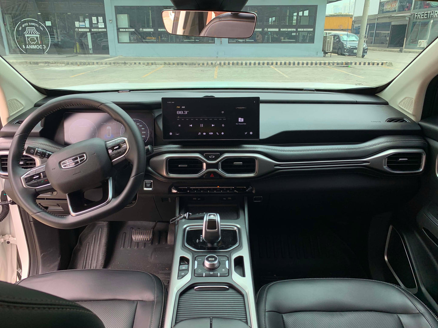 2023 GEELY OKAVANGO URBAN 1.5L AUTOMATIC TRANSMISSION Gold Aces Car Display Center