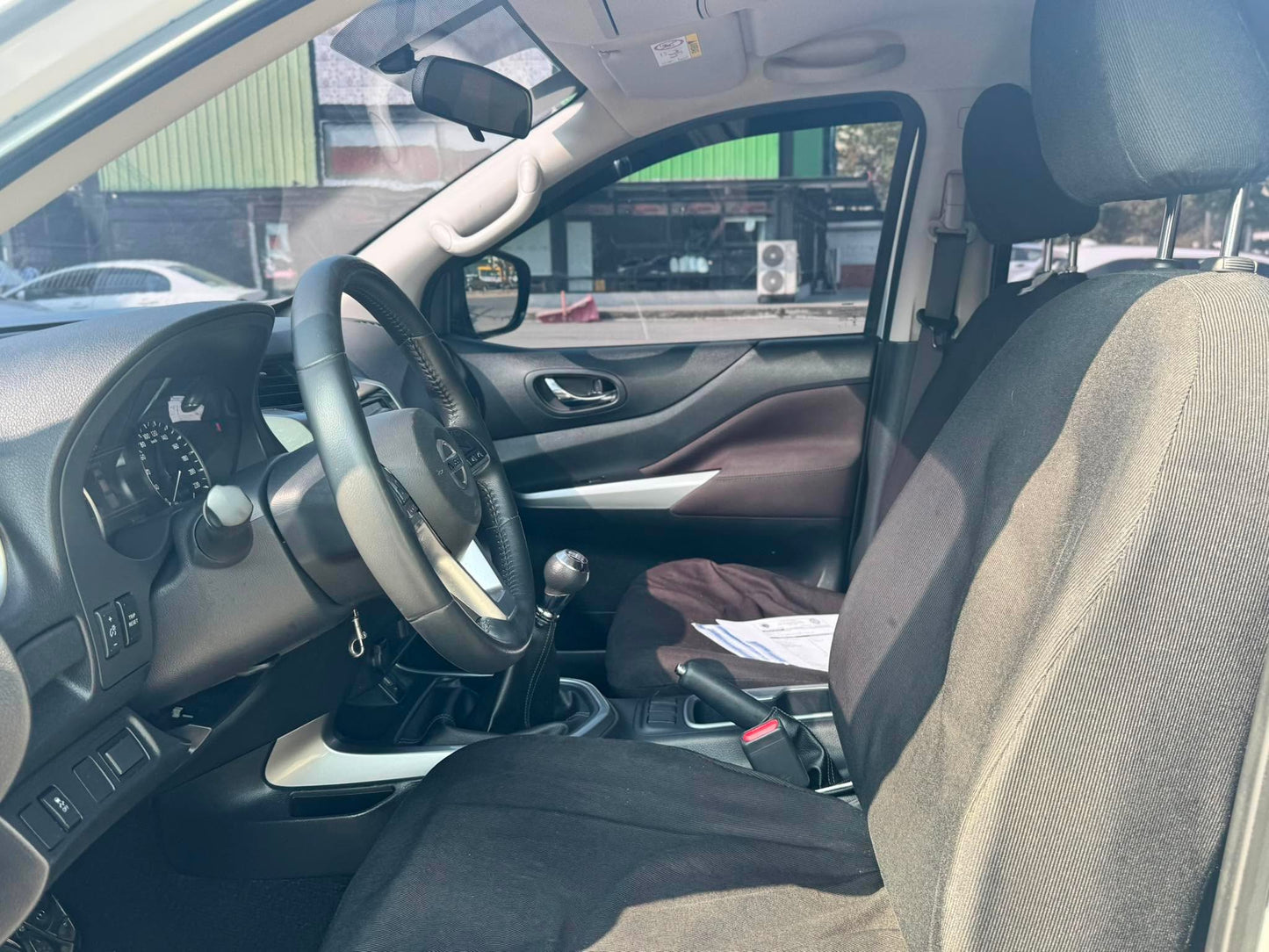 2023 NISSAN NAVARA 2.5L VE 4X2 MANUAL TRANSMISSION Gold Aces Car Display Center