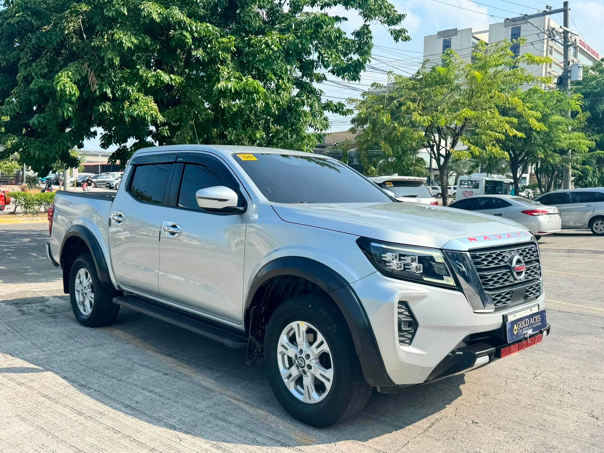 2023 NISSAN NAVARA 2.5L VE 4X2 MANUAL TRANSMISSION Gold Aces Car Display Center