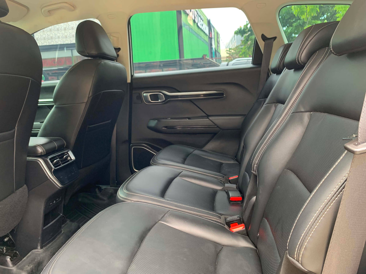 2023 GEELY OKAVANGO URBAN 1.5L AUTOMATIC TRANSMISSION Gold Aces Car Display Center