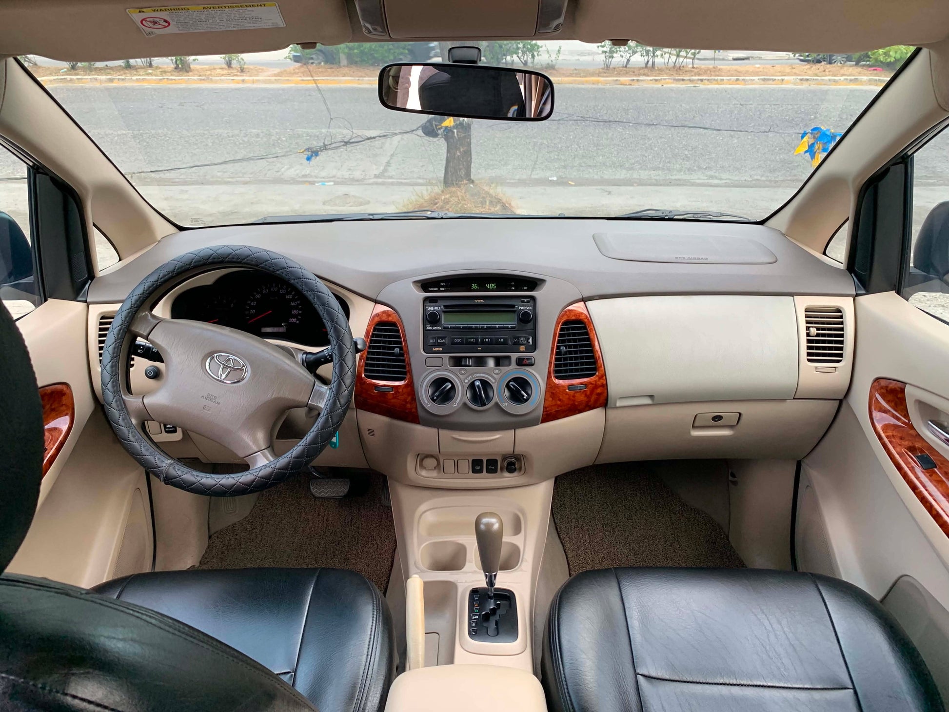 2008 TOYOTA INNOVA G 2.5L DIESEL AUTOMATIC TRANSMISSION Gold Aces Car Display Center