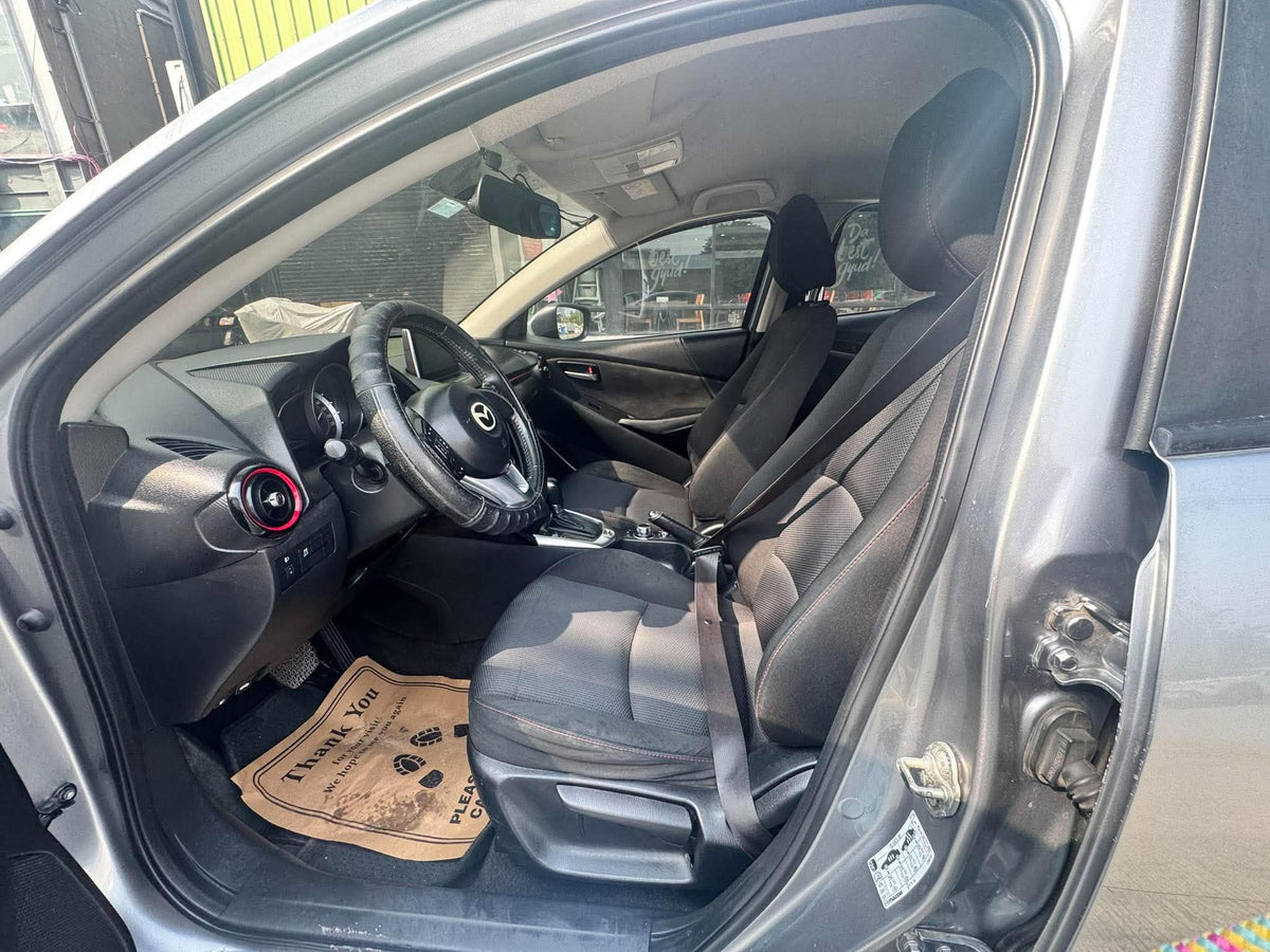 2017 MAZDA 2 1.5L SEDAN AUTOMATIC TRANSMISSION Gold Aces Car Display Center