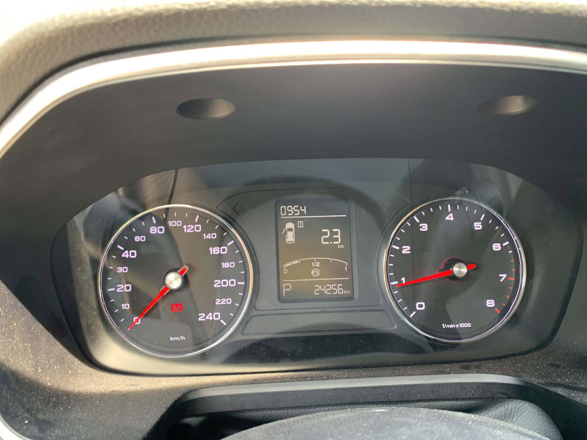 2019 MG RX5 STYLE 1.5L AUTOMATIC TRANSMISSION (25TKMS ONLY!) Gold Aces Car Display Center