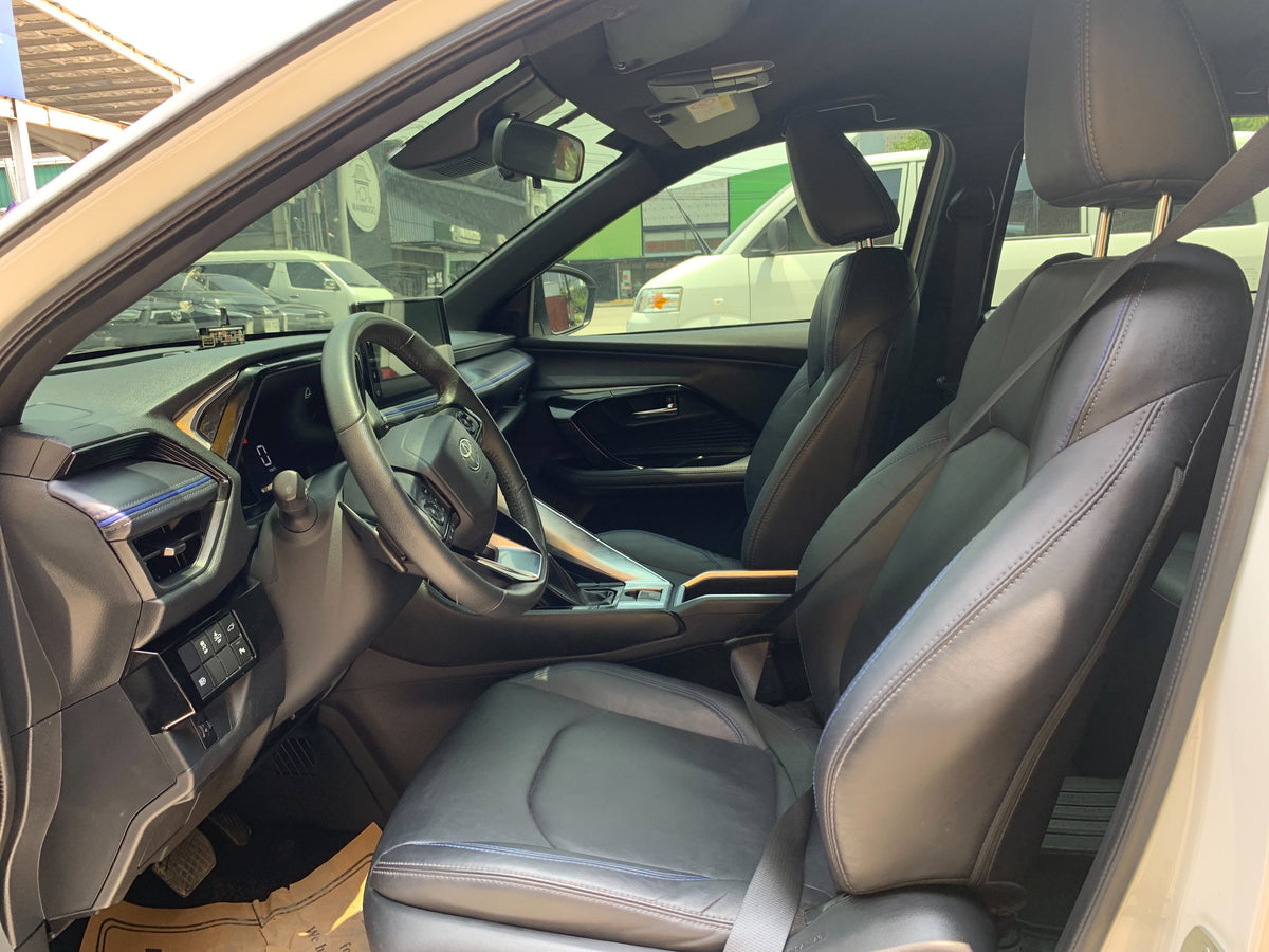 2023 TOYOTA YARIS V 1.5L AUTOMATIC TRANSMISSION Gold Aces Car Display Center