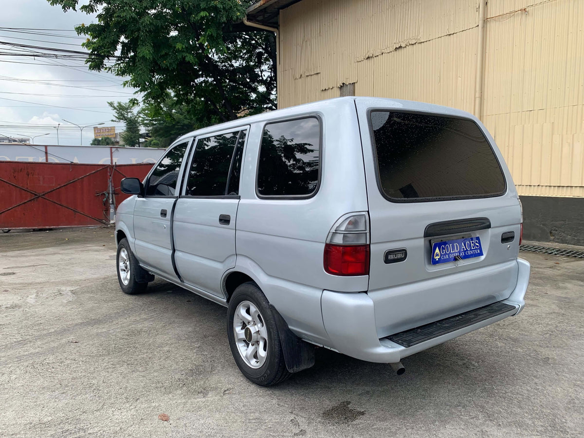 2002 ISUZU CROSSWIND 2.5L DSL MANUAL TRANSMISSION Gold Aces Car Display Center