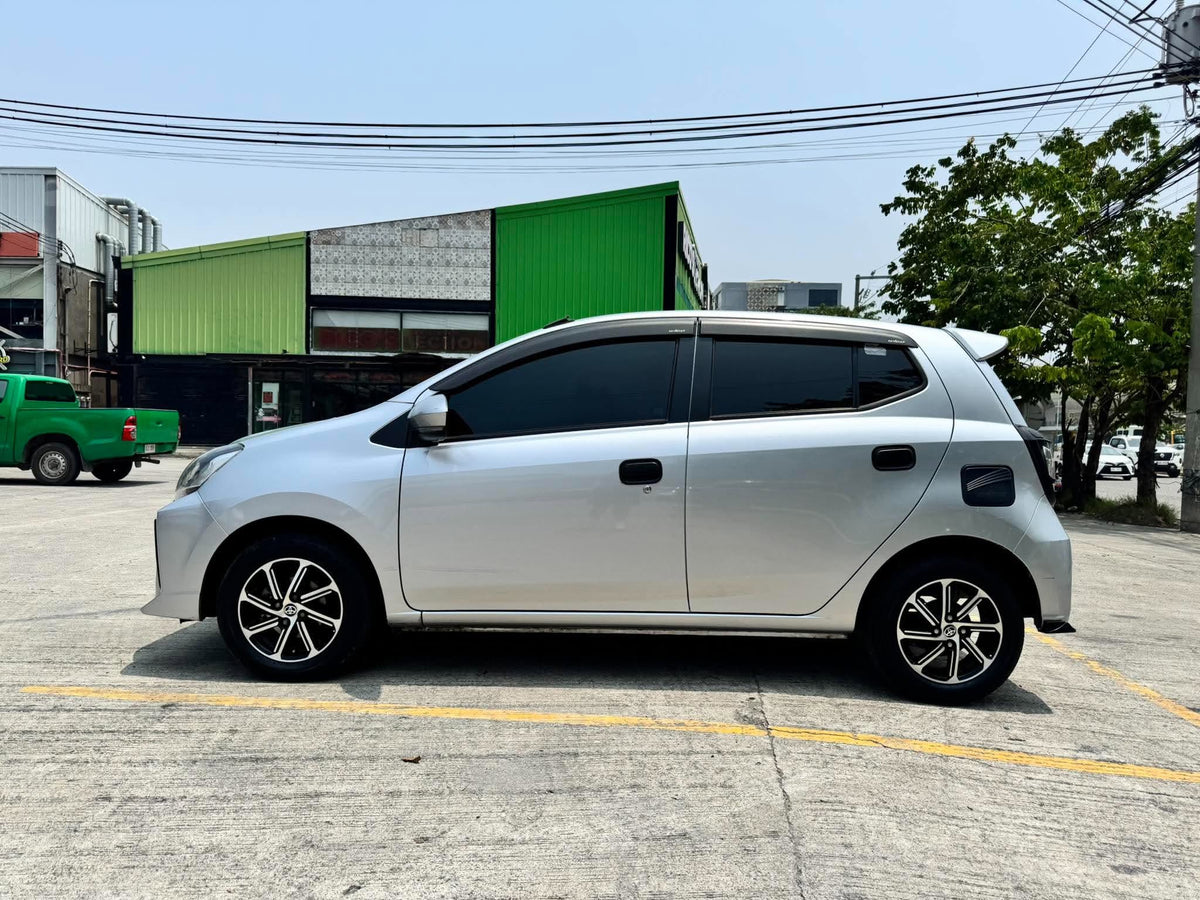 2020 TOYOTA WIGO G 1.0L AUTOMATIC TRANSMISSION Gold Aces Car Display Center