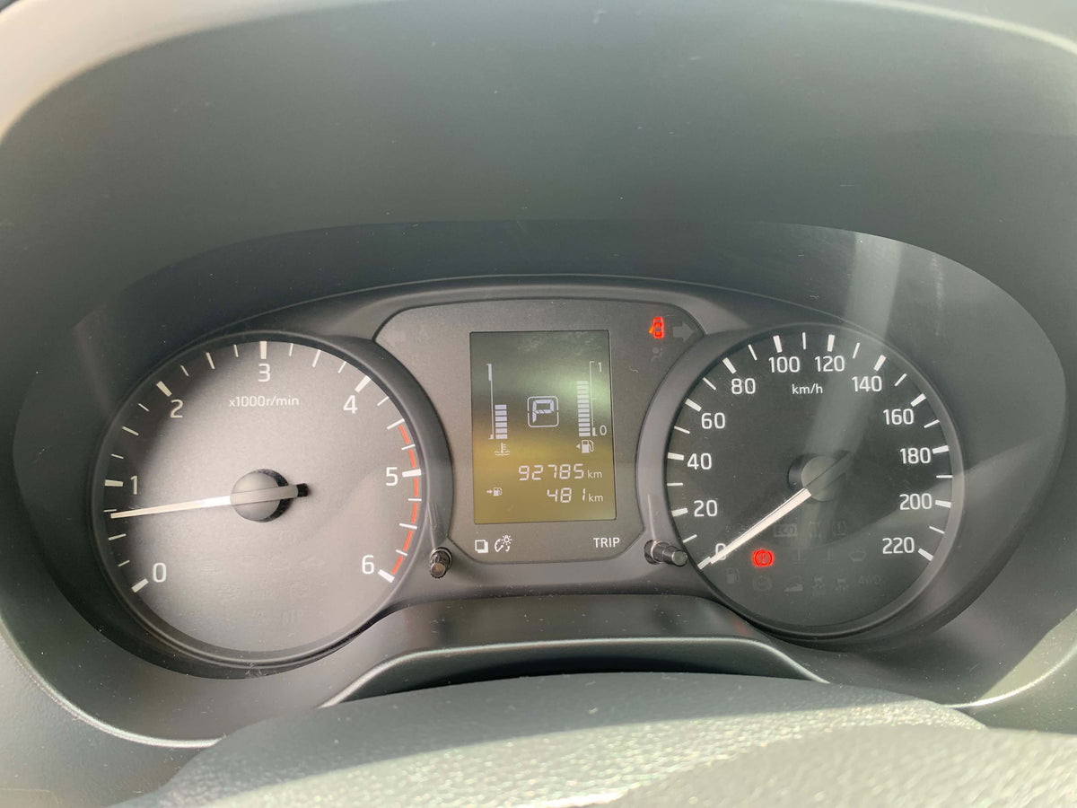 2016 NISSAN NAVARA 2.5L EL 4X2 AUTOMATIC TRANSMISSION Gold Aces Car Display Center