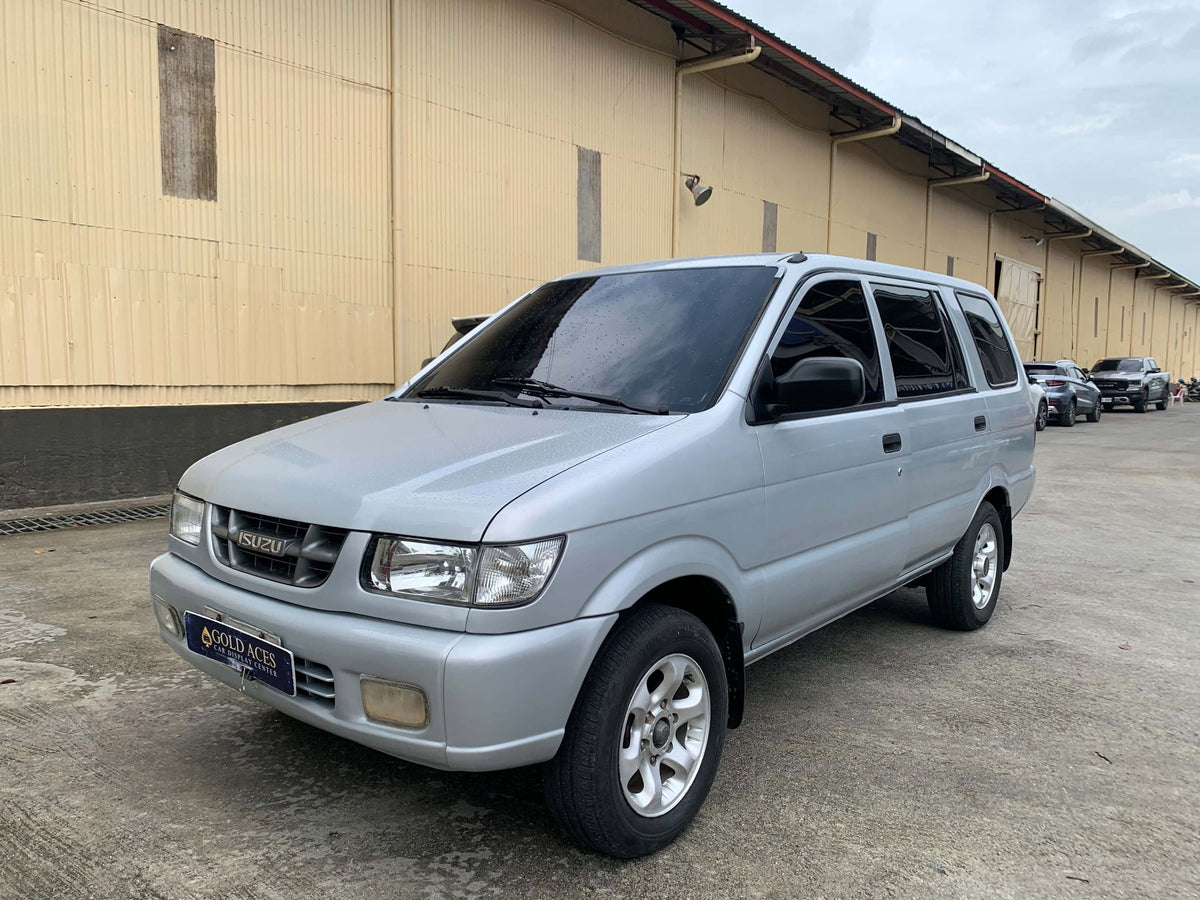 2002 ISUZU CROSSWIND 2.5L DSL MANUAL TRANSMISSION Gold Aces Car Display Center