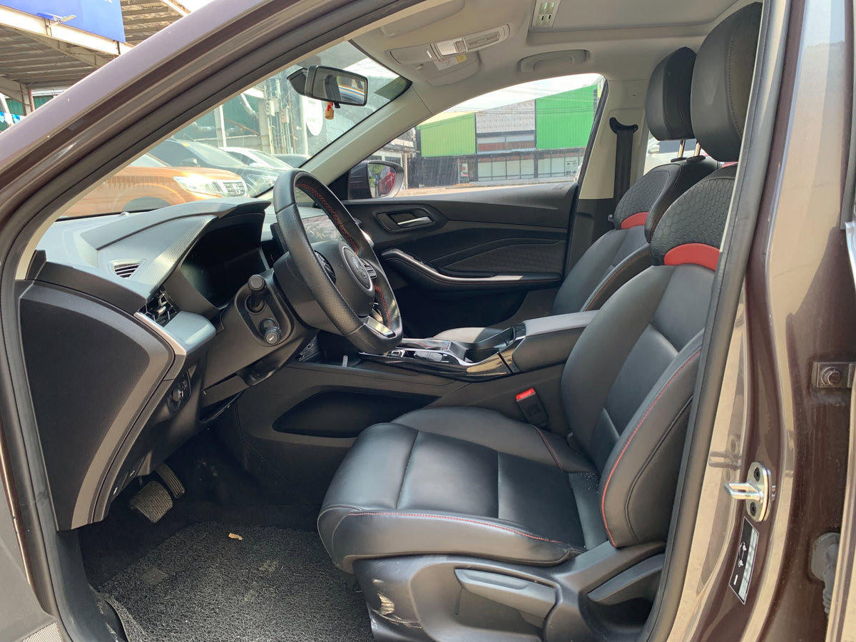2025 MG GT ALPHA 1.5L AUTOMATIC TRANSMISSION (9TKMS ONLY!) Gold Aces Car Display Center