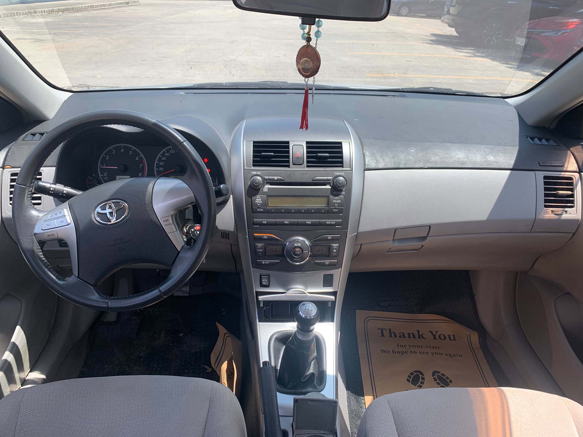 2011 TOYOTA ALTIS 1.6L G MANUAL TRANSMISSION Gold Aces Car Display Center