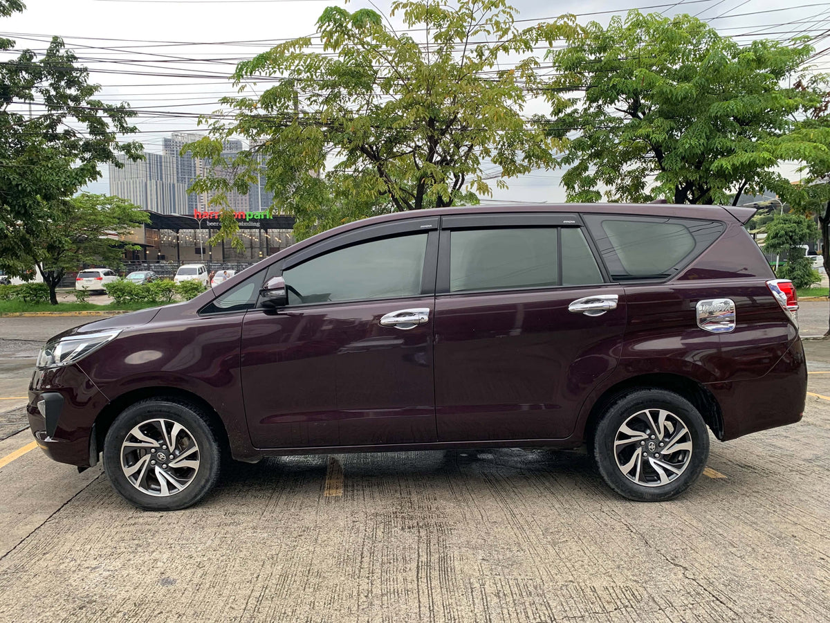 2022 TOYOTA INNOVA 2.8L E DIESEL MANUAL TRANSMISSION Gold Aces Car Display Center