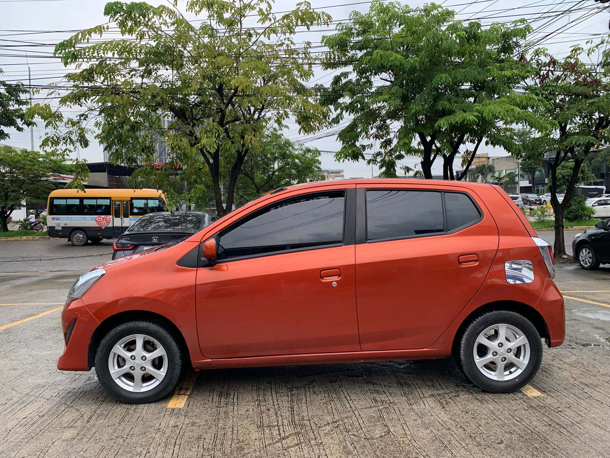 2018 TOYOTA WIGO E 1.0L MANUAL TRANSMISSION Gold Aces Car Display Center