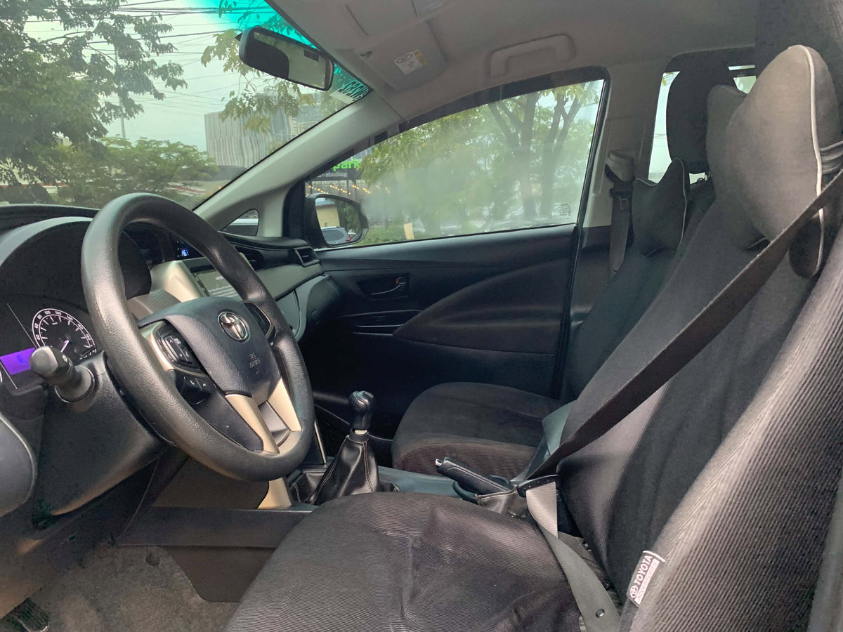 2022 TOYOTA INNOVA 2.8L E DIESEL MANUAL TRANSMISSION Gold Aces Car Display Center