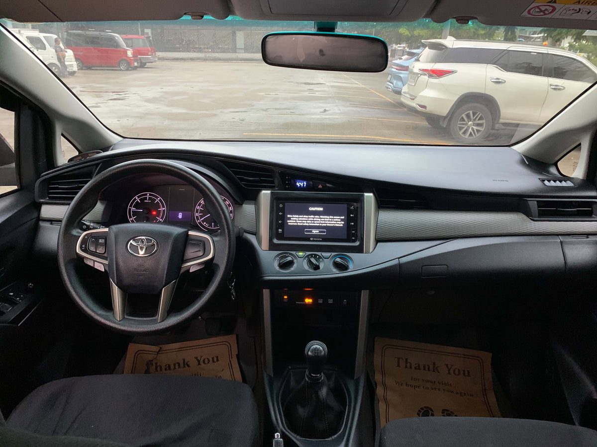 2022 TOYOTA INNOVA 2.8L E DIESEL MANUAL TRANSMISSION Gold Aces Car Display Center