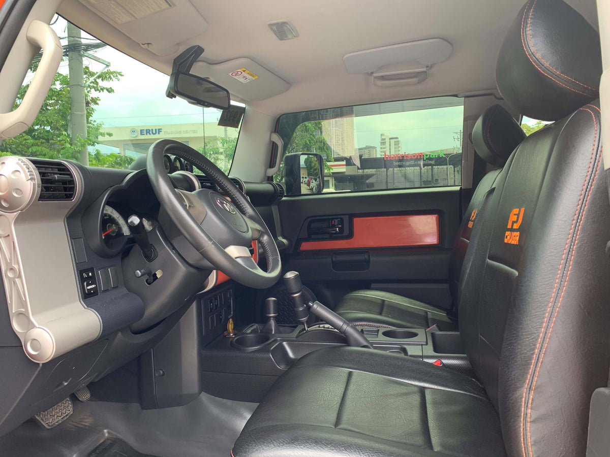 2014 TOYOTA FJ CRUISER 4.0L AUTOMATIC TRANSMISSION (41TKMS ONLY!) Gold Aces Car Display Center