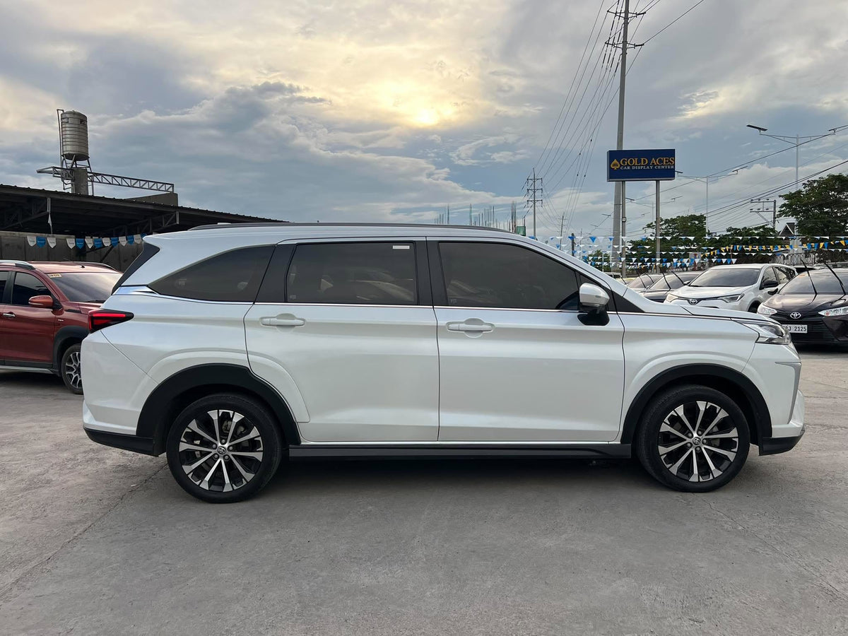 2022 TOYOTA VELOZ 1.5L G AUTOMATIC TRANSMISSION (24TKMS ONLY!) Gold Aces Car Display Center
