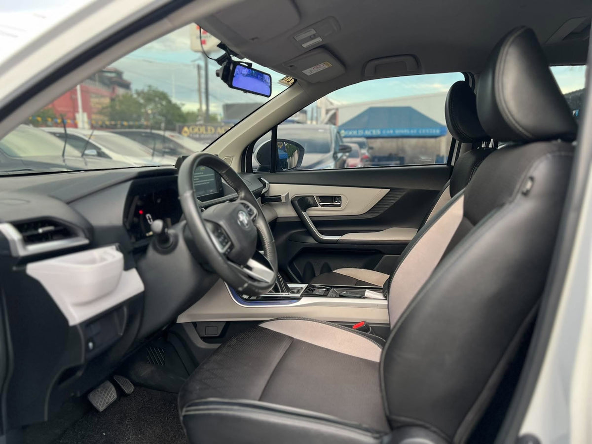 2022 TOYOTA VELOZ 1.5L G AUTOMATIC TRANSMISSION (24TKMS ONLY!) Gold Aces Car Display Center