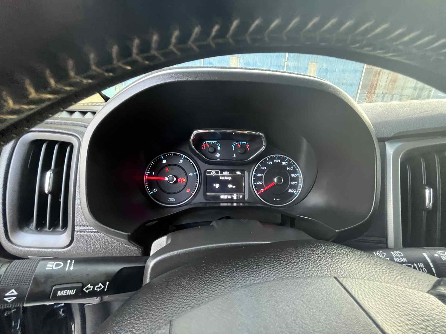 2017 CHEVROLET TRAILBLAZER 2.8L 4X2 AUTOMATIC TRANSMISSION Gold Aces Car Display Center